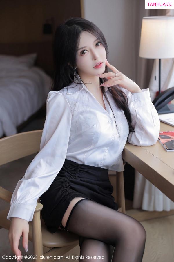 吴玉 玉兔miki [XiuRen]高清写真图 2023.05.30 No.6824 玉兔miki 黑丝美腿第7张图片